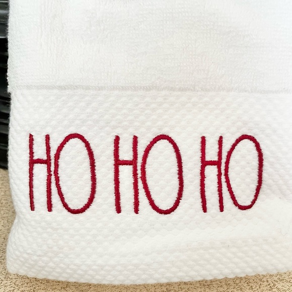 NWT Rae Dunn SET OF 2 HO HO HO Bathroom Hand Towels - Picture 5 of 7